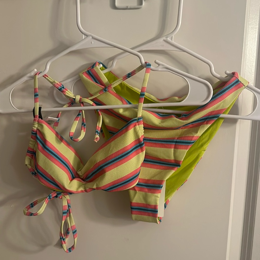 Dippin Daisy Bikini Set- NWT- Christina Top/Seashore Bottom